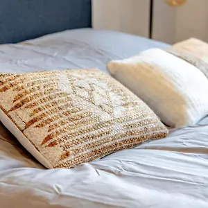 Superbe Neuf, Climatise Centre Village Appartement